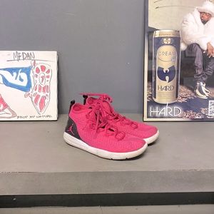 Jordan pink shoes size girls 3.5